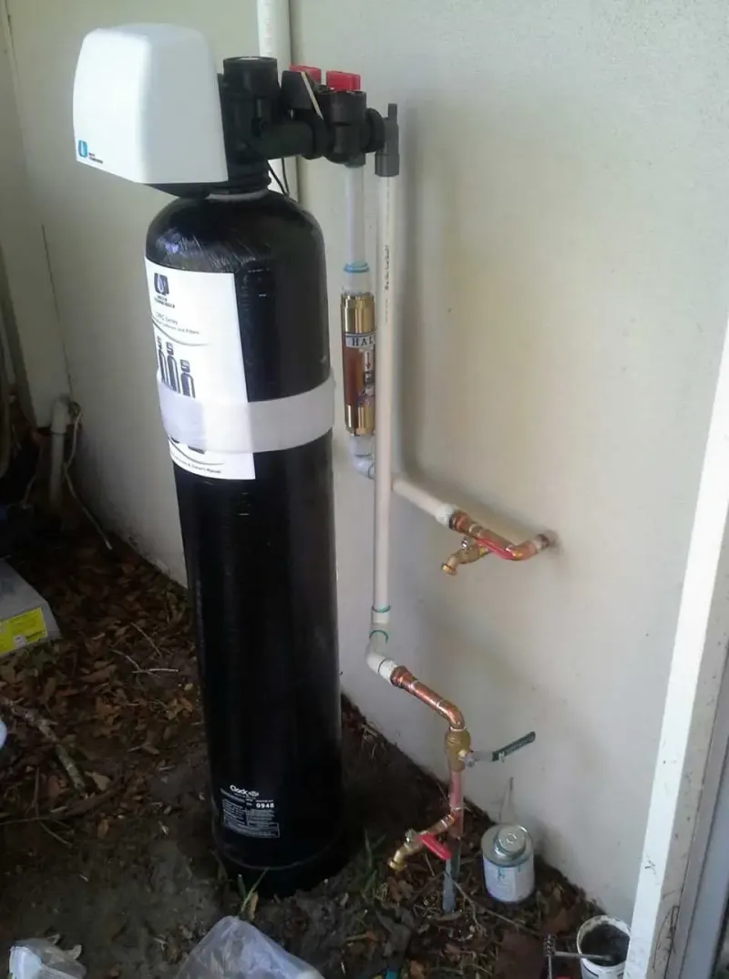 Water purification tank installed in a garage